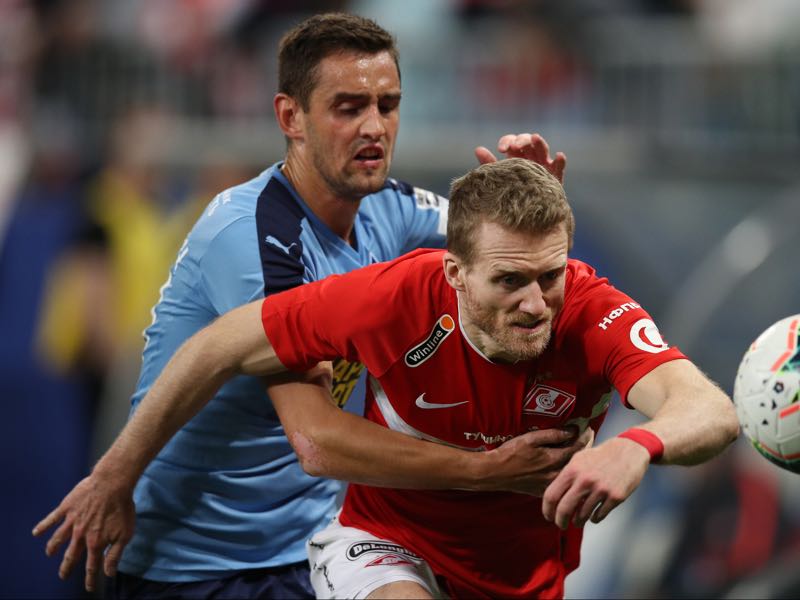 Srdan Mijailovic of FC Krylia Sovetov Samara and Andre Schurrle of FC Spartak Moscow vie for the ball during the Russian Football League match between PFC FC Krylia Sovetov Samara and FC Spartak Moscow on August 25, 2019 in Samara, Russia. (Photo by Epsilon/Getty Images)