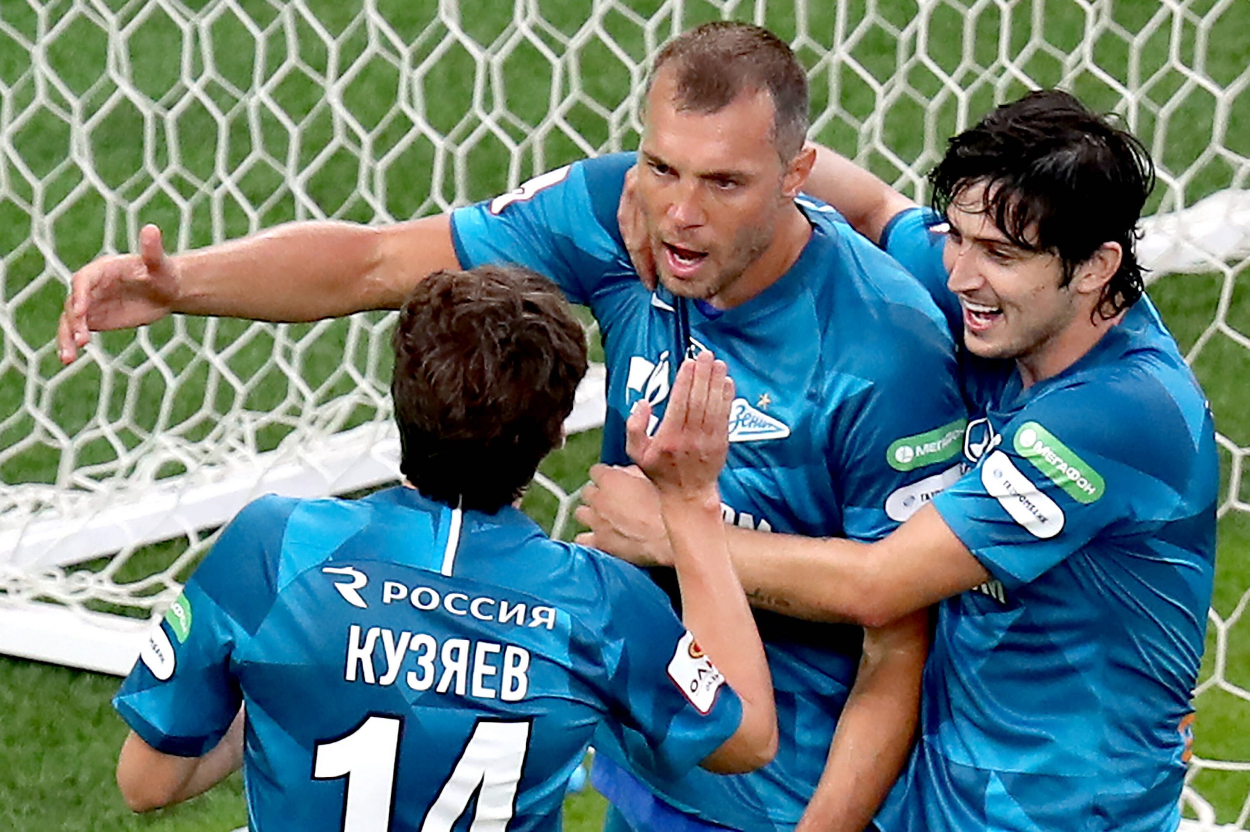 Dzyuba saves Zenit blushes with late penalty to win Russian Cup